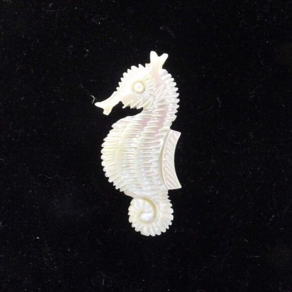 Vintage carved mother of pearl seahorse pin, white, 1.75" length - Picture 1 of 12